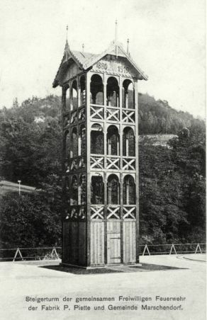 Hasičská věž v areálu papírny Piette - dobová pohlednice